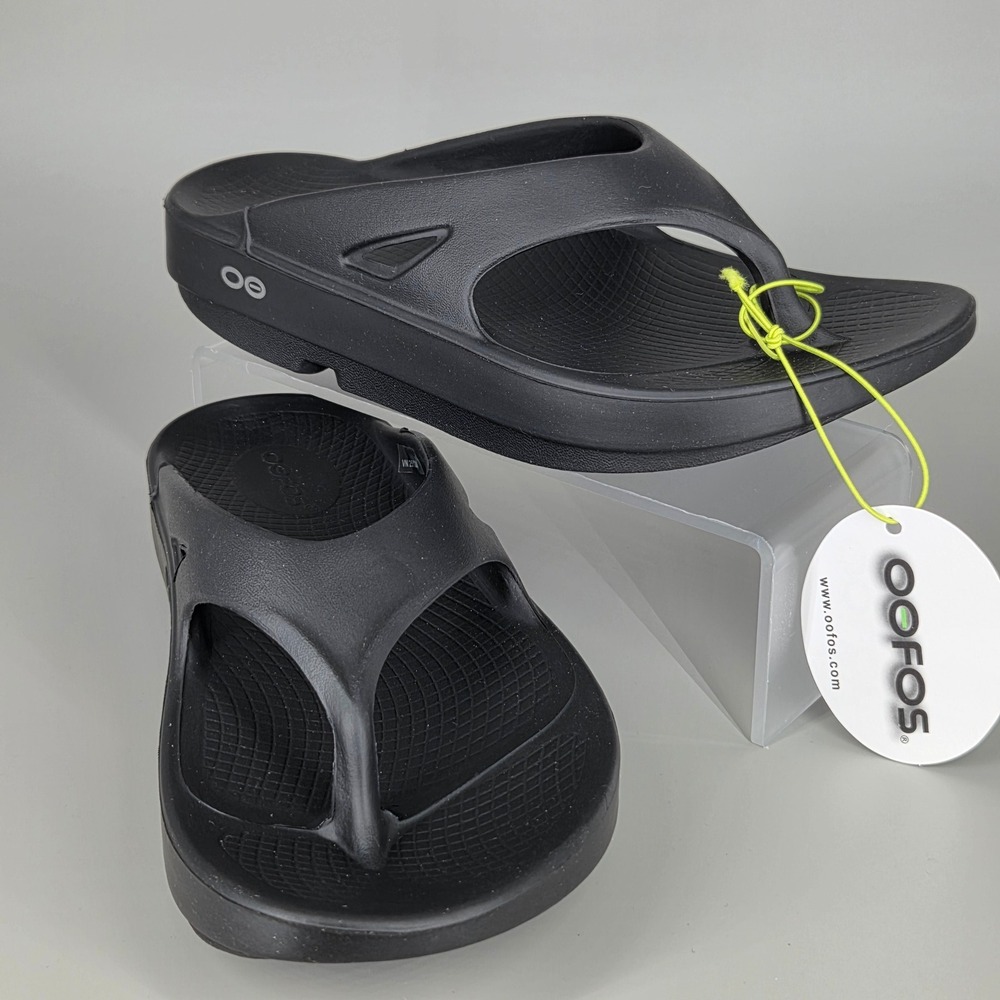 OOFOS Black Women's Thong Sandals
